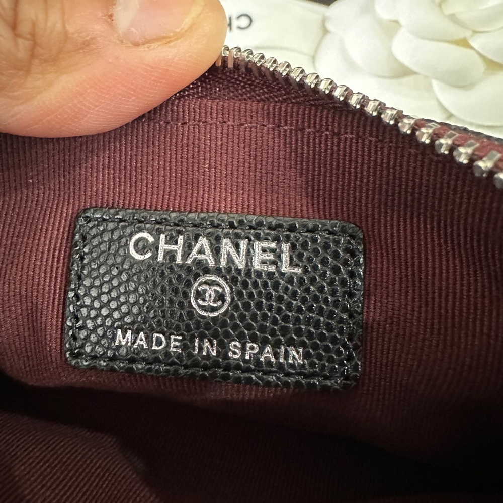CHANEL CLASSIC CAVIAR MINI O CASE - Picture 4 of 5